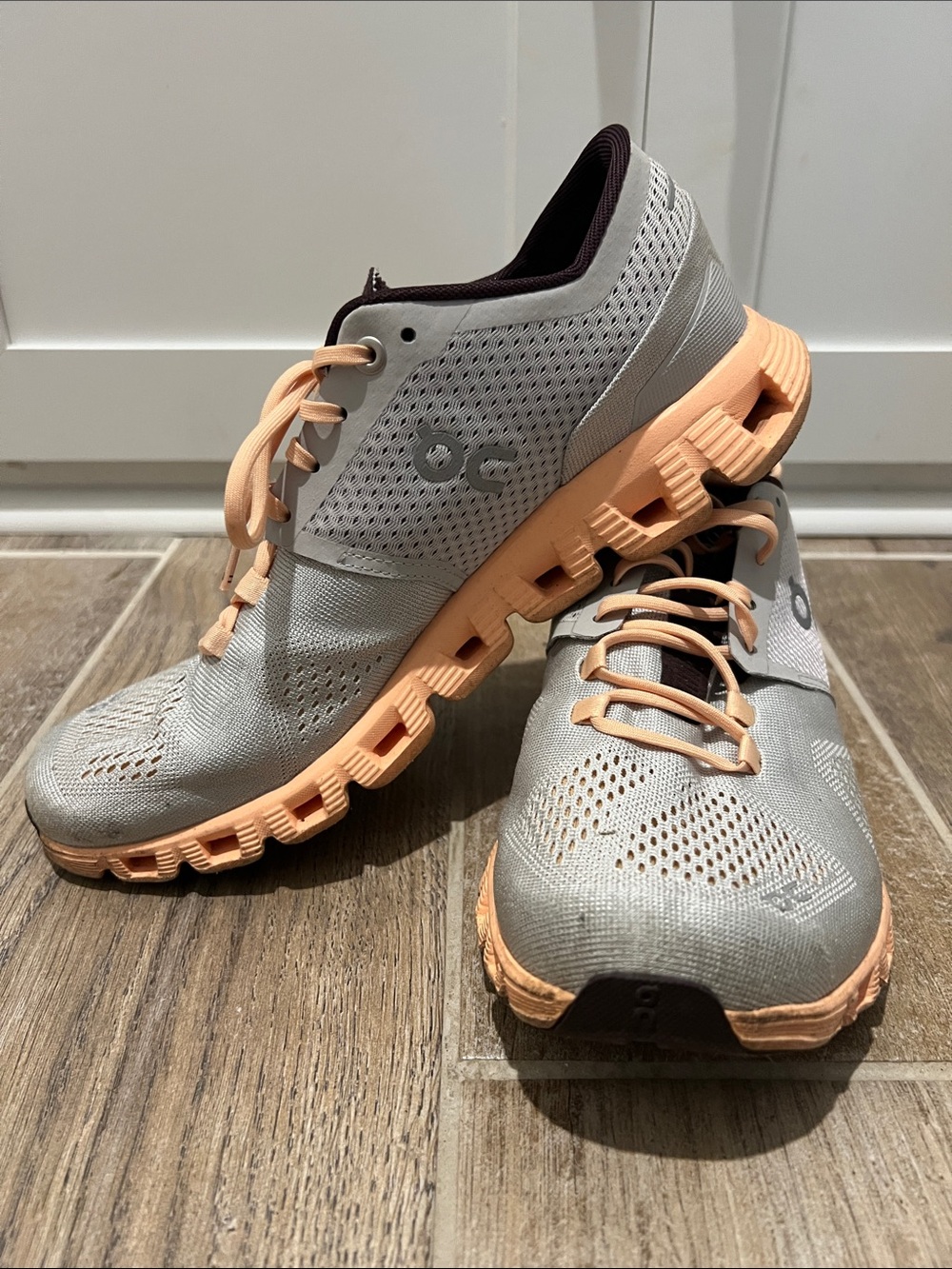 On Running Wonens Cloudflow Gray with Peach Accent Athletic Shoes